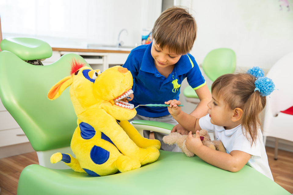 Praxisausstattung für Kinderbehandlung der Kinderzahnarztpraxis Dr. Uta Salomon in Friedrichshafen